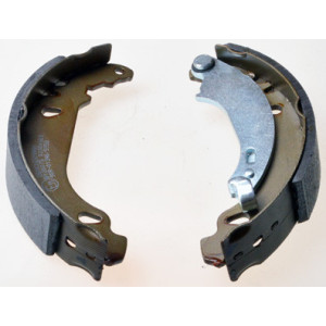 DENCKERMANN B120075 Zestaw szczęk hamulcowych tył dla Peugeot 206 206+