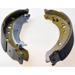 DENCKERMANN B120133 Juego de zapatas de frenos trasero para Colt Forfour