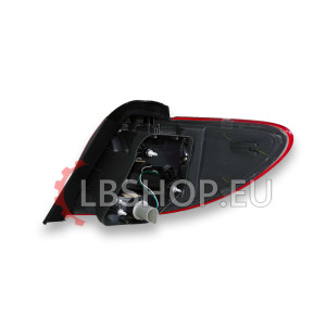 DEPO 440-19A8R-WE Lampa tylna prawa dla Merc B W246 (2014-2018)