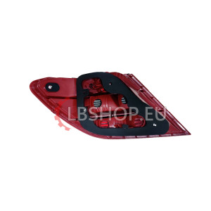 DEPO 440-1950R-UQ-SR Lampa tylna prawa dla Merc C W204 Sedan (2007-2011)