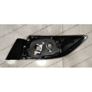 DEPO 216-1981L-UE Lampa tylna lewa dla Mazda3 II Hatchback (2008-2012)