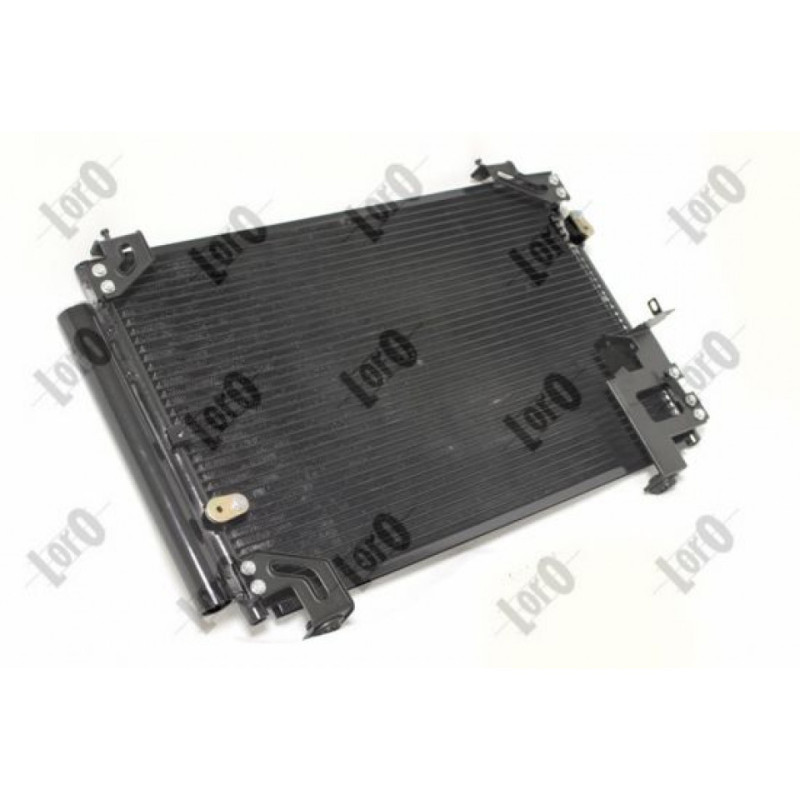 Loro 051-016-0038 Condensatore climatizzatore per TOYOTA